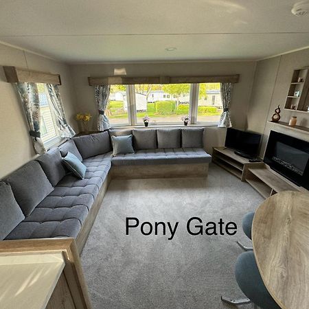Pony Gate Caravan On Haggerstone Castle West Lawn Berwick Upon Tweed Екстер'єр фото