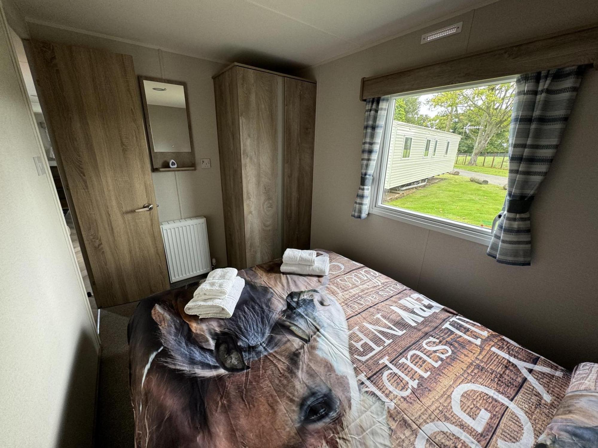Pony Gate Caravan On Haggerstone Castle West Lawn Berwick Upon Tweed Екстер'єр фото