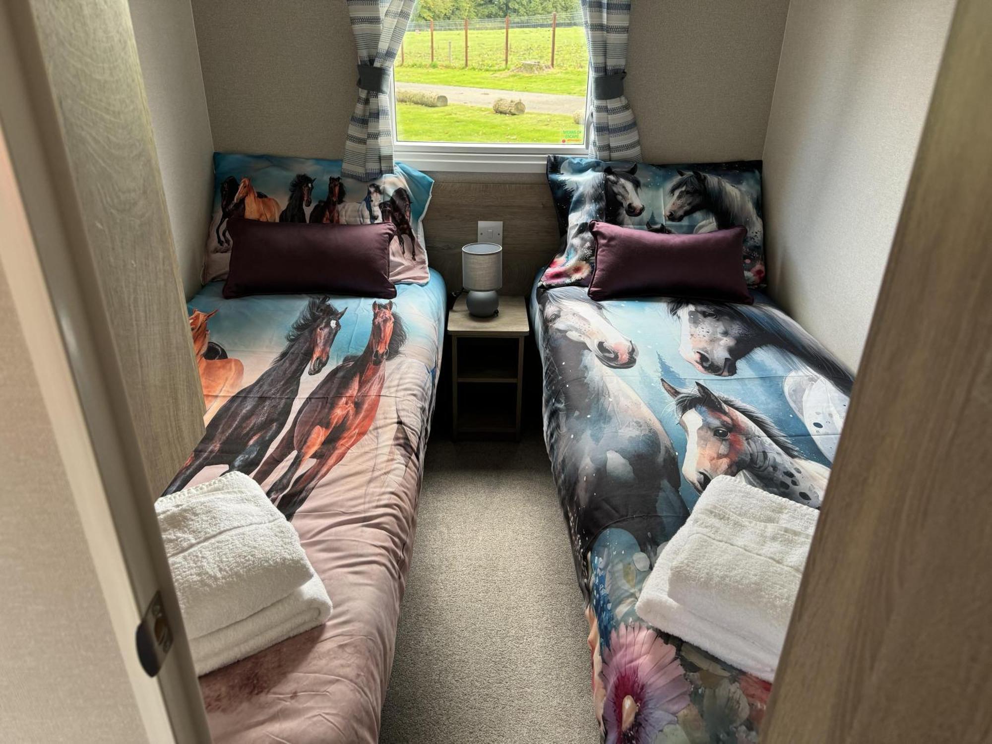 Pony Gate Caravan On Haggerstone Castle West Lawn Berwick Upon Tweed Екстер'єр фото