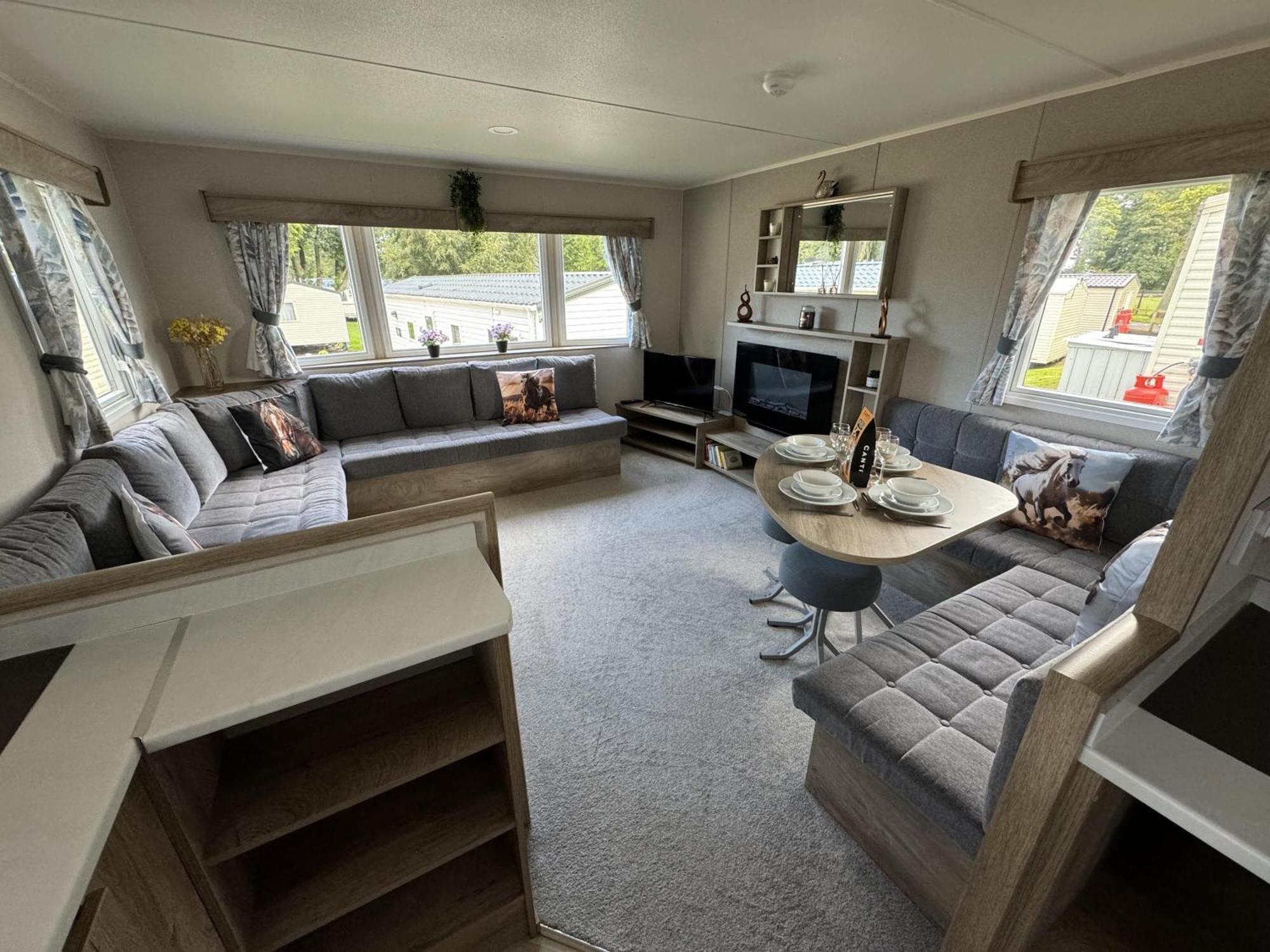 Pony Gate Caravan On Haggerstone Castle West Lawn Berwick Upon Tweed Екстер'єр фото